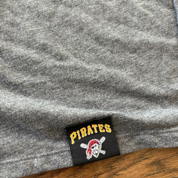 The Nike Tee Pittsburgh Pirates Dri-fit shirt - Picture 4 of 5